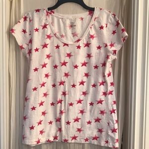 White boat neck cotton t shirt w/ hot pink stars